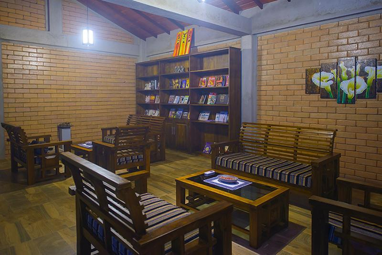 Public Area, Karunakarala Ayurveda Resort, Wennappuwa