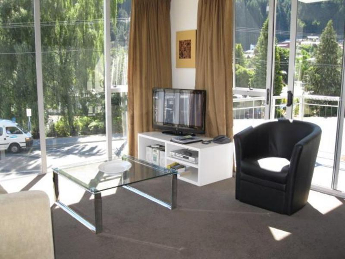 Exterior & Views 2, Whistler Holiday Apartments, Queenstown-Lakes
