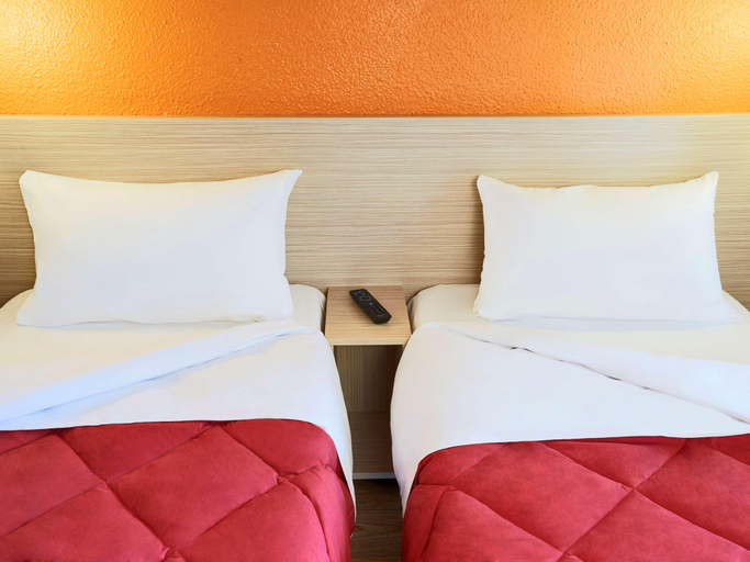 Bedroom 2, Premiere Classe Caen Est - Mondeville, Calvados