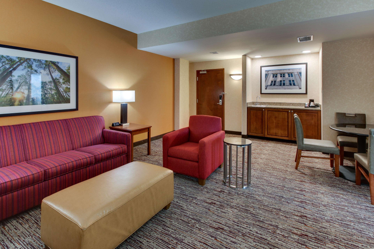 Public Area 2, Drury Inn & Suites Meridian, Lauderdale