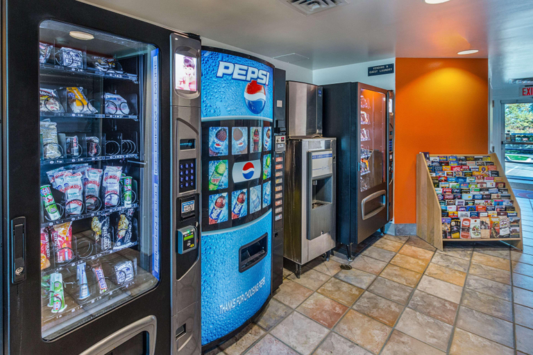 Public Area 2, Motel 6 Benbrook, TX - Fort Worth, Tarrant