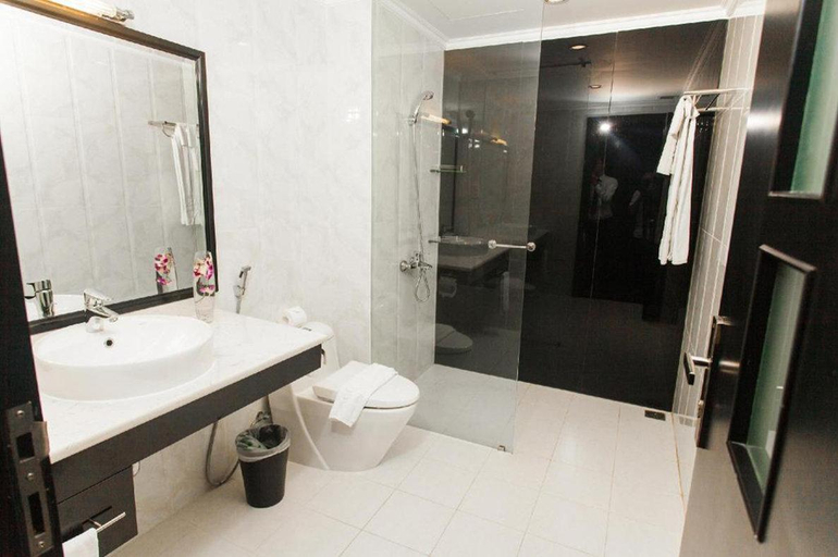 Bathroom 4, Homestead Parkview, District 1