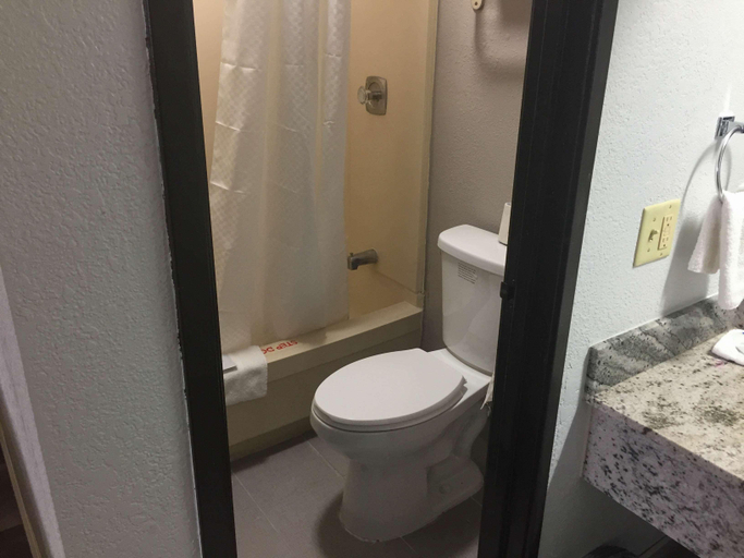 Bathroom 4, Norwood Inn & Suites, Dakota