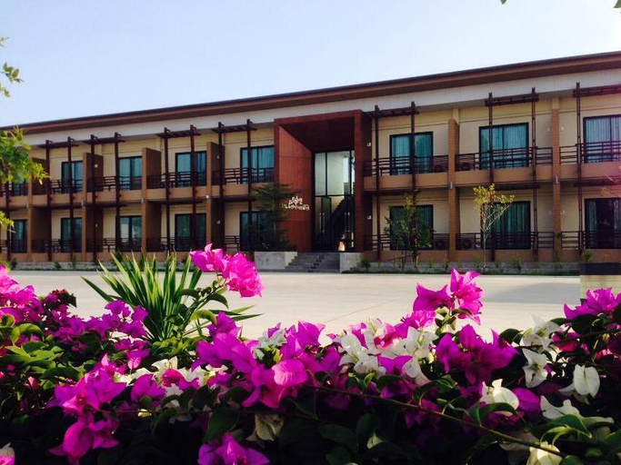 Exterior & Views 2, Villa Thiwa Hotel, Muang Mukdahan
