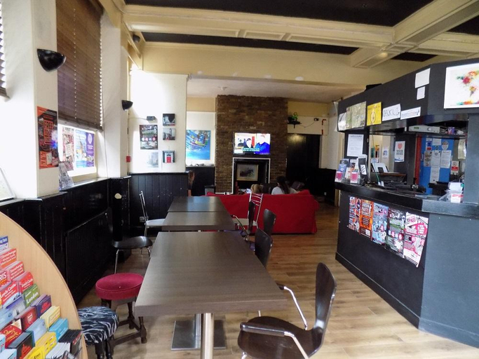 Public Area, Phoenix Hostel, London