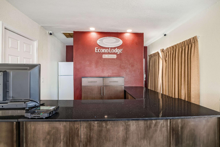 Public Area 2, Econo Lodge Needles, San Bernardino