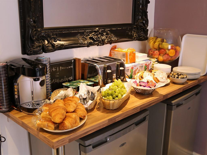 Food & Drinks, The Bulls Head, Manchester