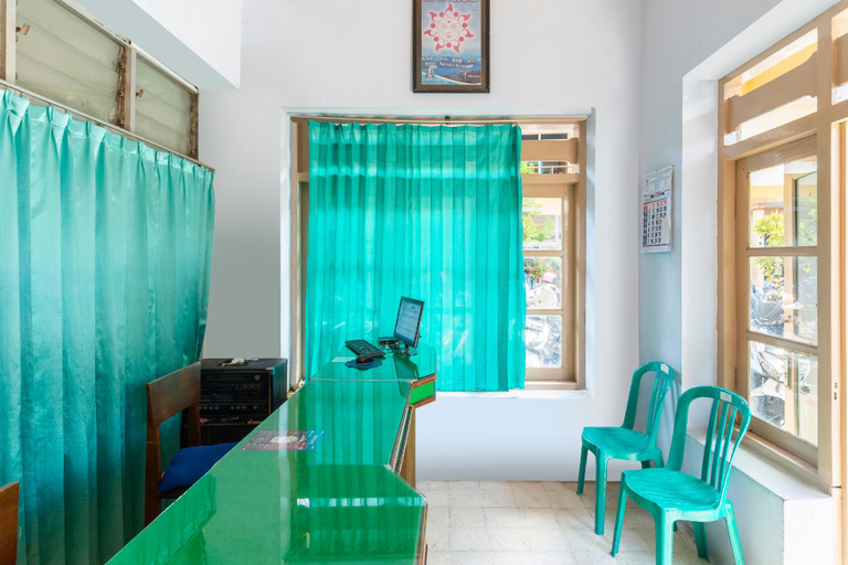 Public Area 2, OYO 2708 Hotel Kemuning Syariah, Madura Island
