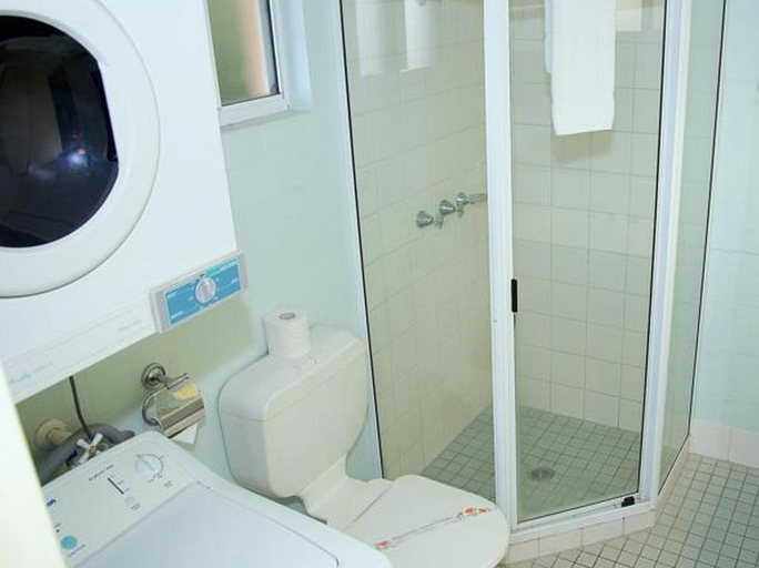Bathroom 4, Alatai, Darwin