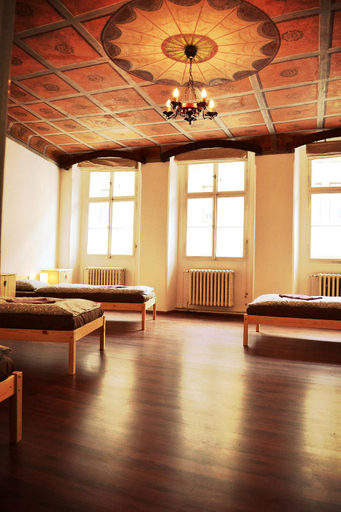 Public Area, Charles Bridge Economic Hostel, Praha 1
