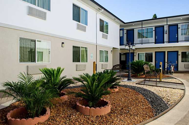 Exterior & Views 2, Motel 6 Modesto, CA - Downtown, Stanislaus