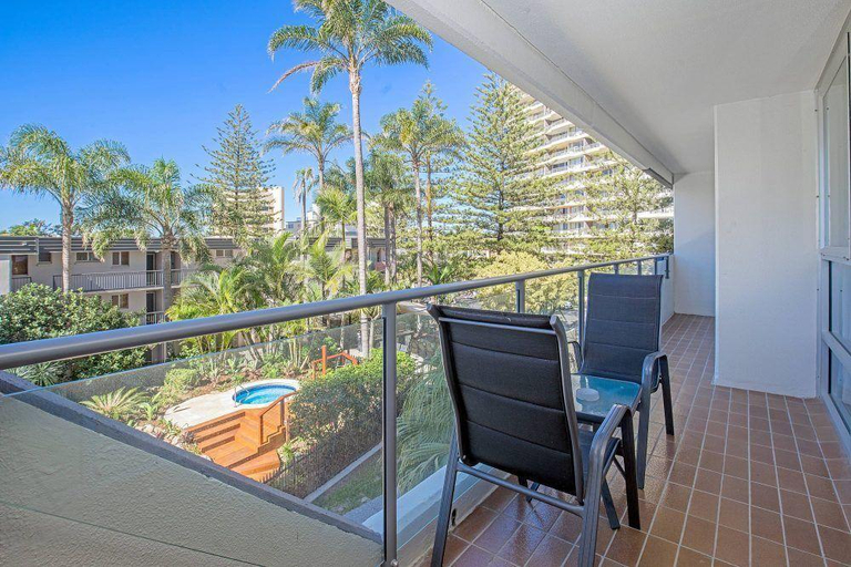 Bedroom 3, Baronnet Holiday Apartments, Gold Coast