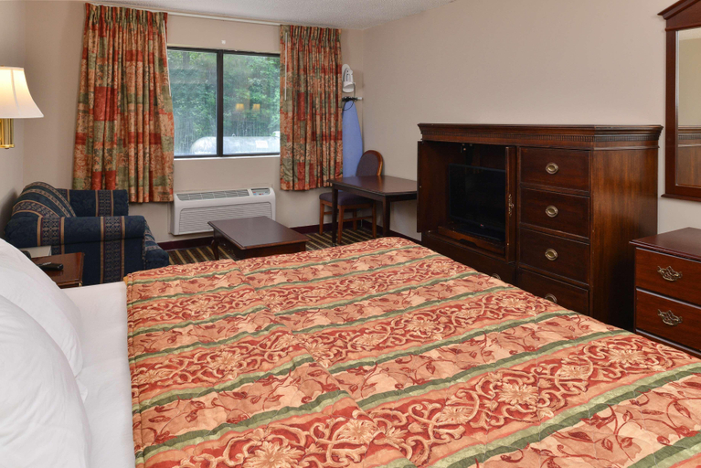 Bedroom 3, Econo Lodge Inn & Suites Warsaw, Duplin