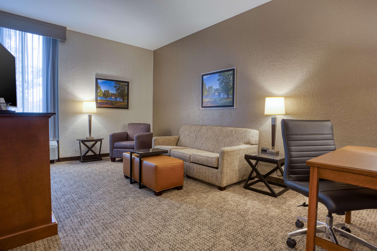 Bedroom 3, Drury Inn Suites St Louis Fairview Heights, Saint Clair