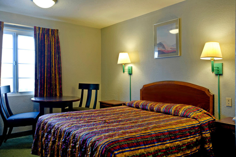 Bedroom 5, Americas Best Value Inn-Seaside North, Monterey