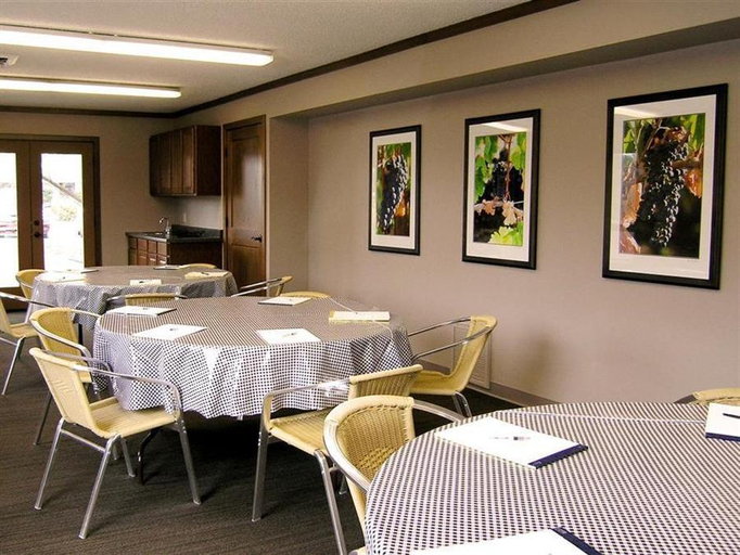 Public Area 2, Wine Country Inn, Jackson