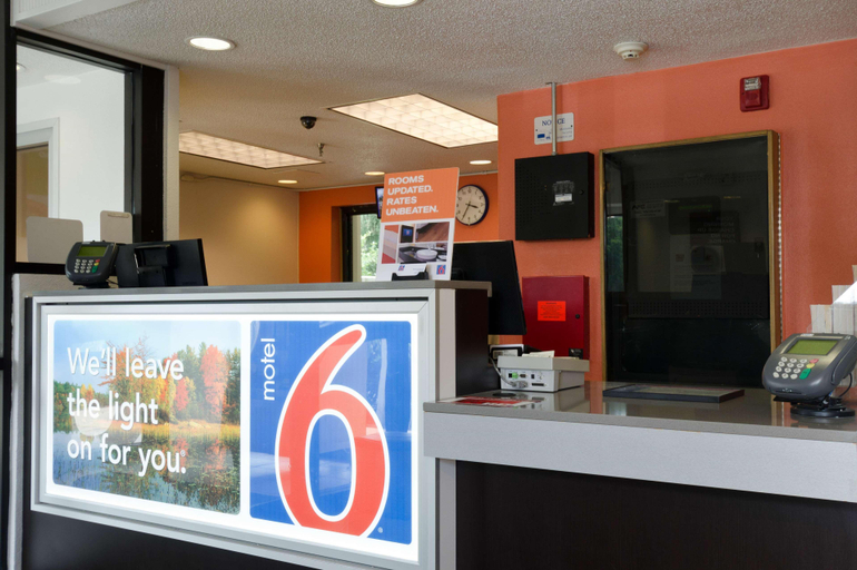 Public Area 2, Motel 6 Gaithersburg, DC - Washington, Montgomery