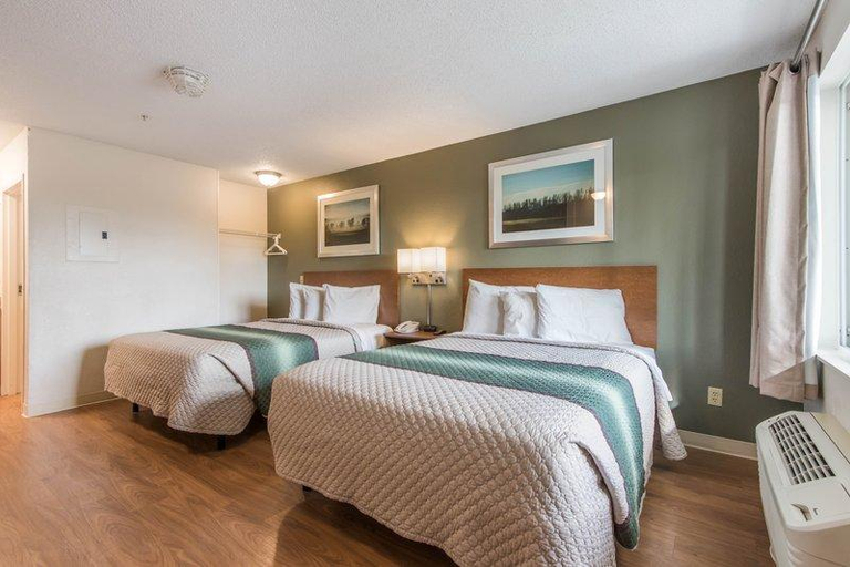 Bedroom, HomeTowne Studios by Red Roof Fort Lauderdale, Broward