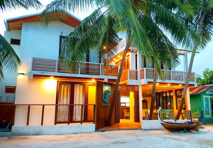 Exterior & Views