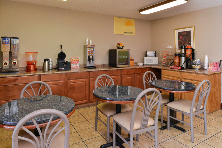Food & Drinks, Econo Lodge Inn & Suites Warsaw, Duplin