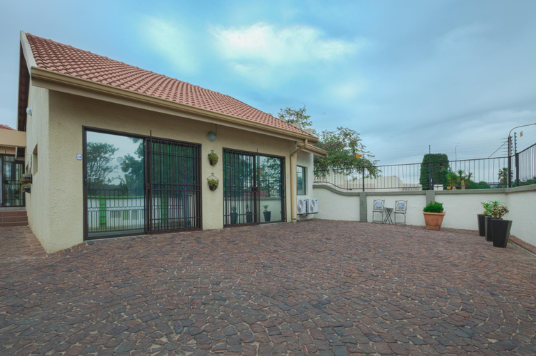 Exterior & Views 2, President Lodge, Ekurhuleni