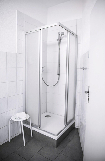 Bathroom 5, Pension Bertha, Jena