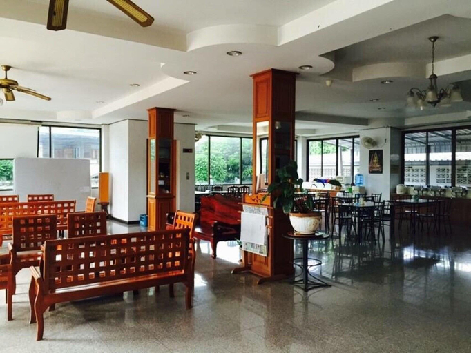 Public Area 3, Thanakorn Garden Hotel, Muang Uttaradit