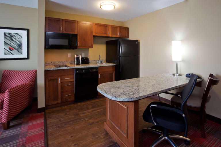 Bedroom 3, Gateway Park Hotel and Suites, Lincoln