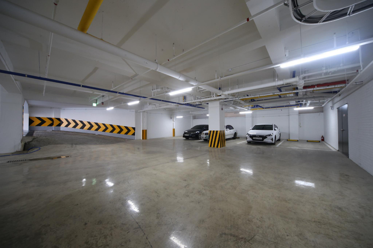 Public Area 5, Noble Stay, Buk