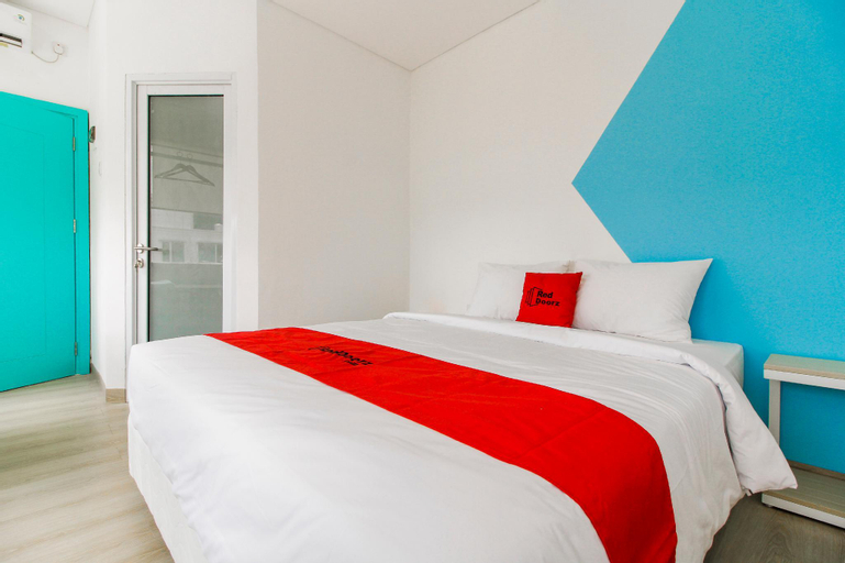 Bedroom, Formerly RedDoorz Plus @ Catania Soma Rajawali, Palembang