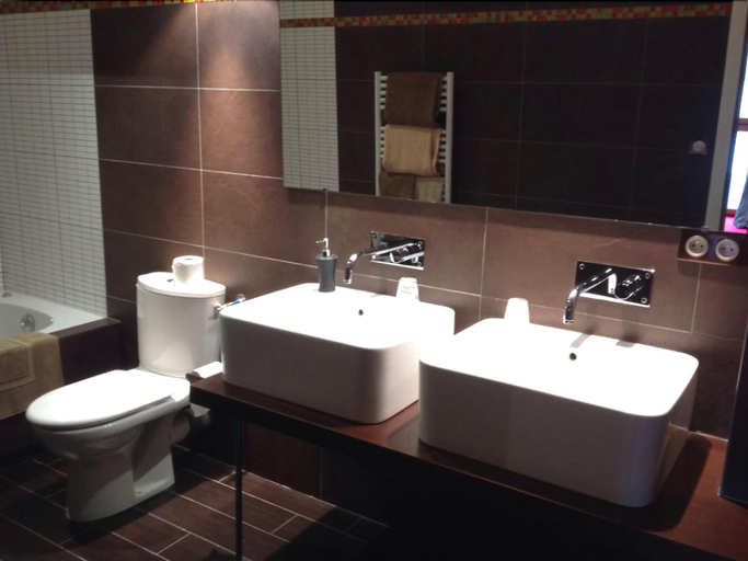 Bathroom 4, Hotel La Gibeciere, Ille-et-Vilaine