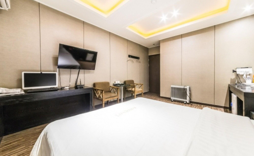 Bedroom 5, Rampart Hotel, Geum-cheon