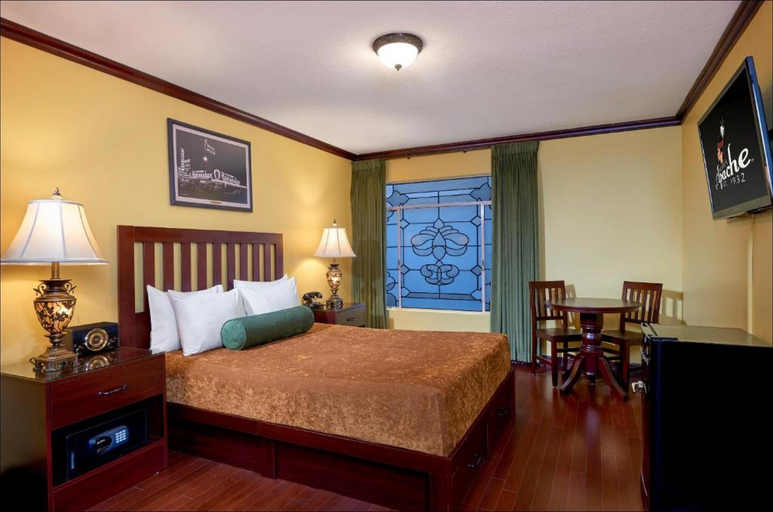 Bedroom 2, Hotel Apache, Clark