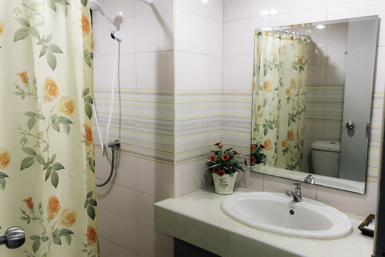 Bathroom 4, Urban House 195, Muang Chiang Mai