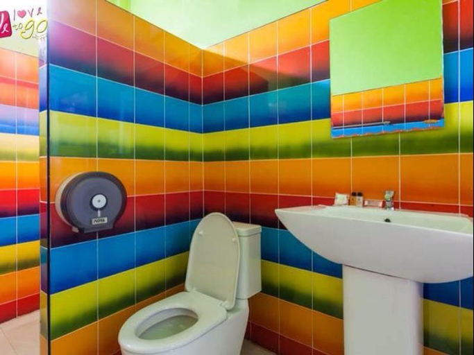 Bathroom 5, Sixty Nine Resort, Muang Nakhon Phanom