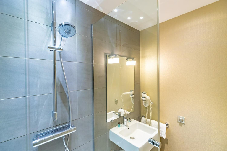Bathroom 4, Hotel Le Jersey, Ille-et-Vilaine