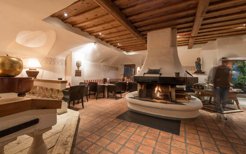Public Area 4, Hotel Strasserwirt Ansitz zu Tirol, Lienz