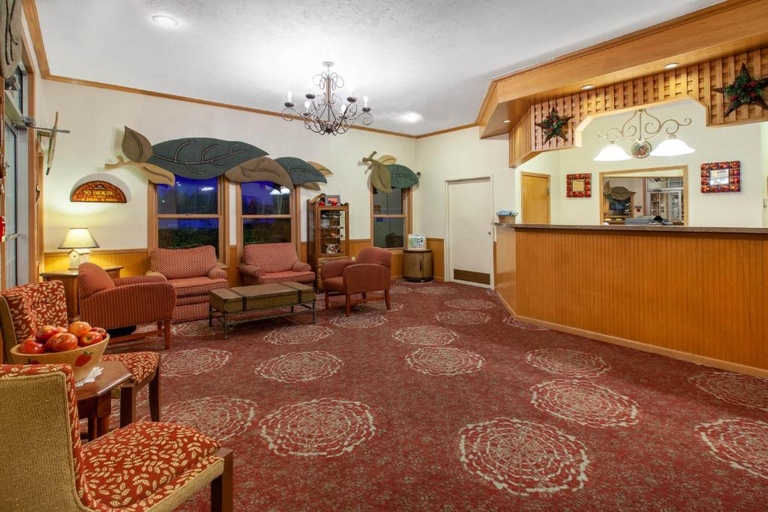 Public Area 2, Apple Tree Inn, SureStay Collection by Best Western, Emmet