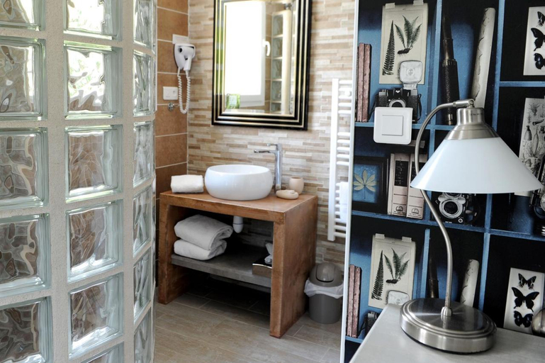 Bathroom 4, Logis Hotel L'Ayguelade, Pyrénées-Atlantiques