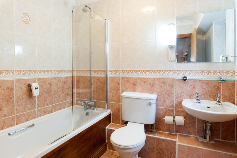 Bathroom 4, Boundary, Alfreton by Marston's Inns, Derbyshire