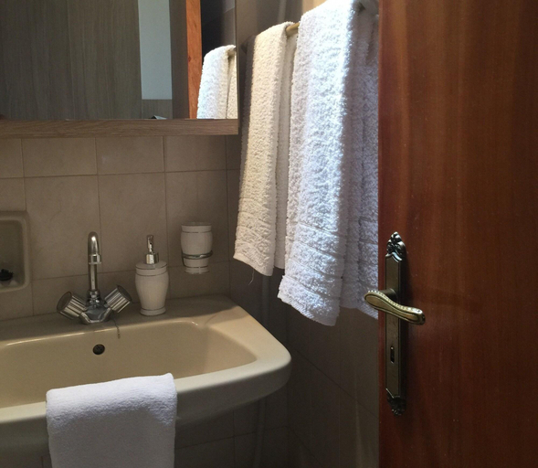 Bathroom 5, Nikos Ikies, South Aegean