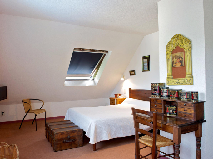 Exterior & Views 2, Logis L'Auberge De L'Etable, Pyrénées-Atlantiques