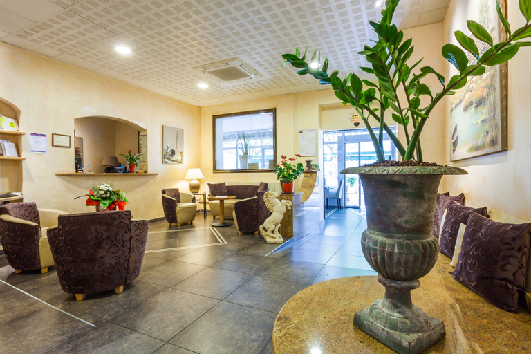 Public Area, Logis Hôtel le Cours, Gard
