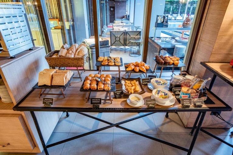 Food & Drinks 12