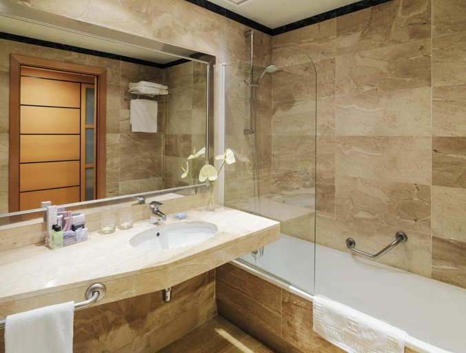 Bathroom 5, H10 MARINA BARCELONA, Barcelona
