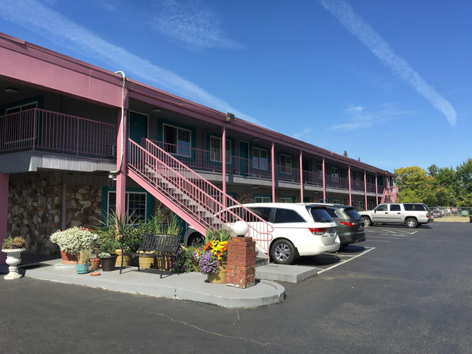 Exterior & Views 2, Beaverton Budget Inn, Washington