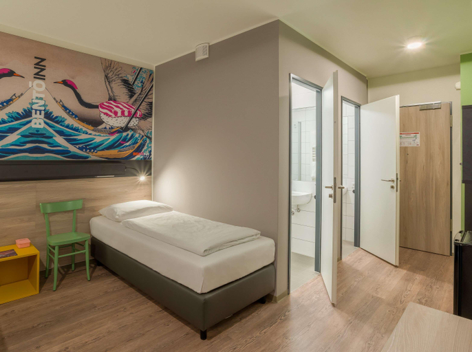 Bedroom 3, Ramada Encore By Wyndham Munich Messe, München