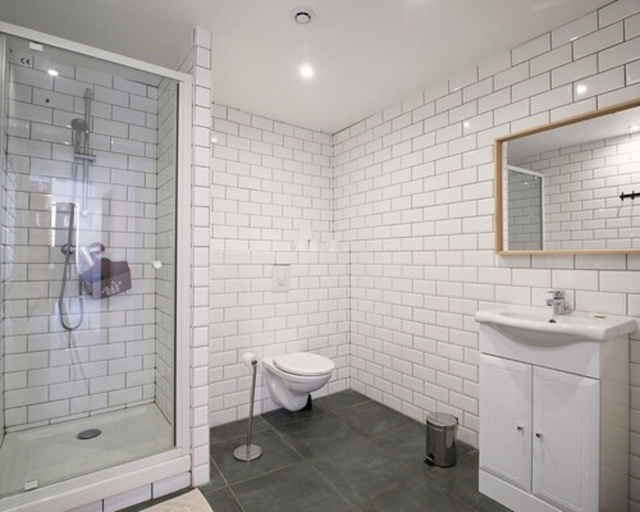 Bathroom 5, Vertigo Hostel Marseille, Bouches-du-Rhône