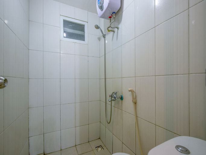 Bathroom 5, Angela Room at Centerpoint Apartment Bekasi, Bekasi