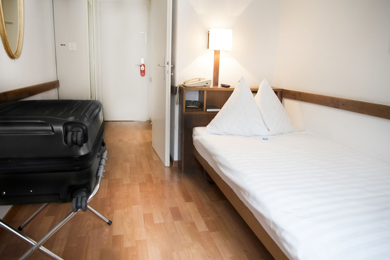Bedroom 2, Hotel Rothaus Luzern & Peruvian Culinary Art, Luzern